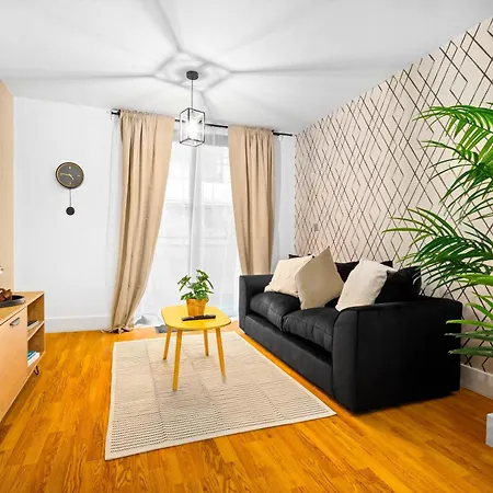 Apartment - Chinatown - Private Balcony - Secure Parking - Netflix - Wifi - 14a *